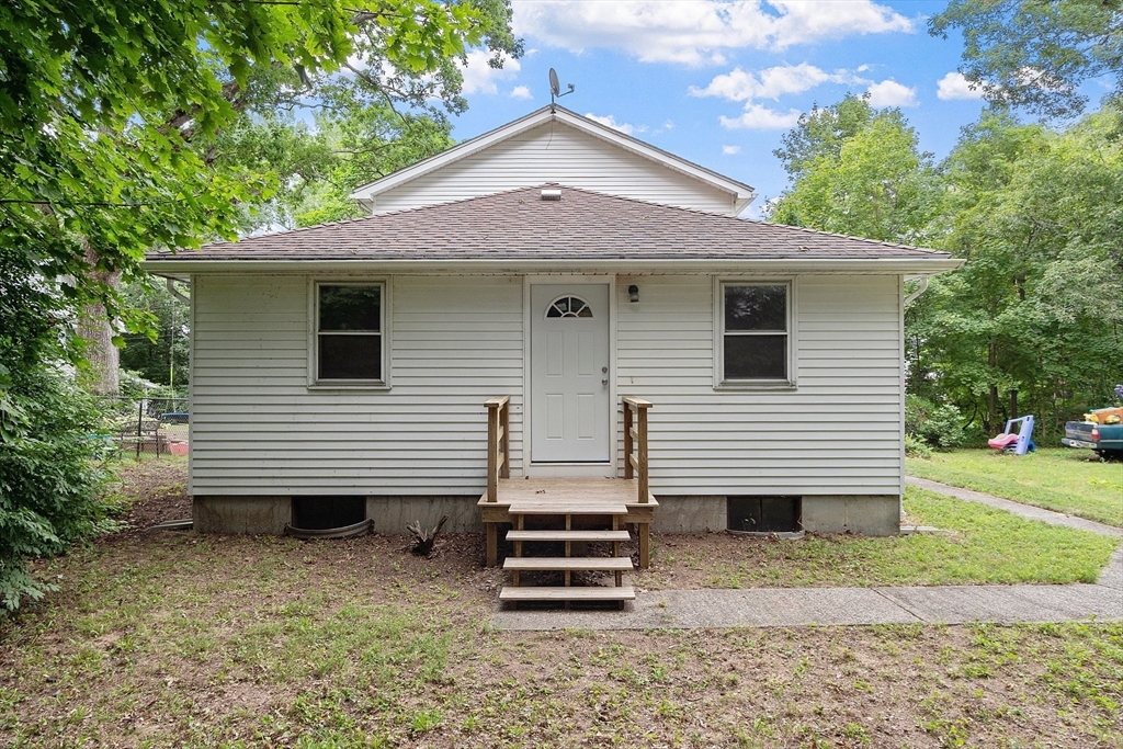 6 Maverick Road Worcester, MA 01604 - Photo 2 of 37 Gallery Image 2