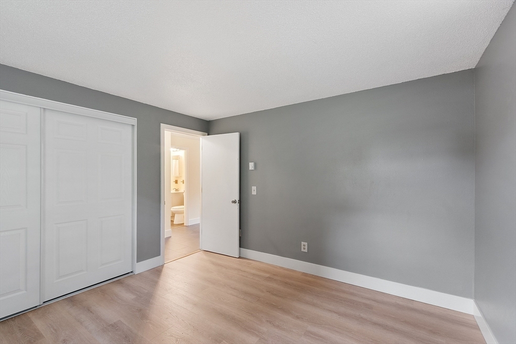 6 Maverick Road Worcester, MA 01604 - Photo 5 of 37 Gallery Image 5