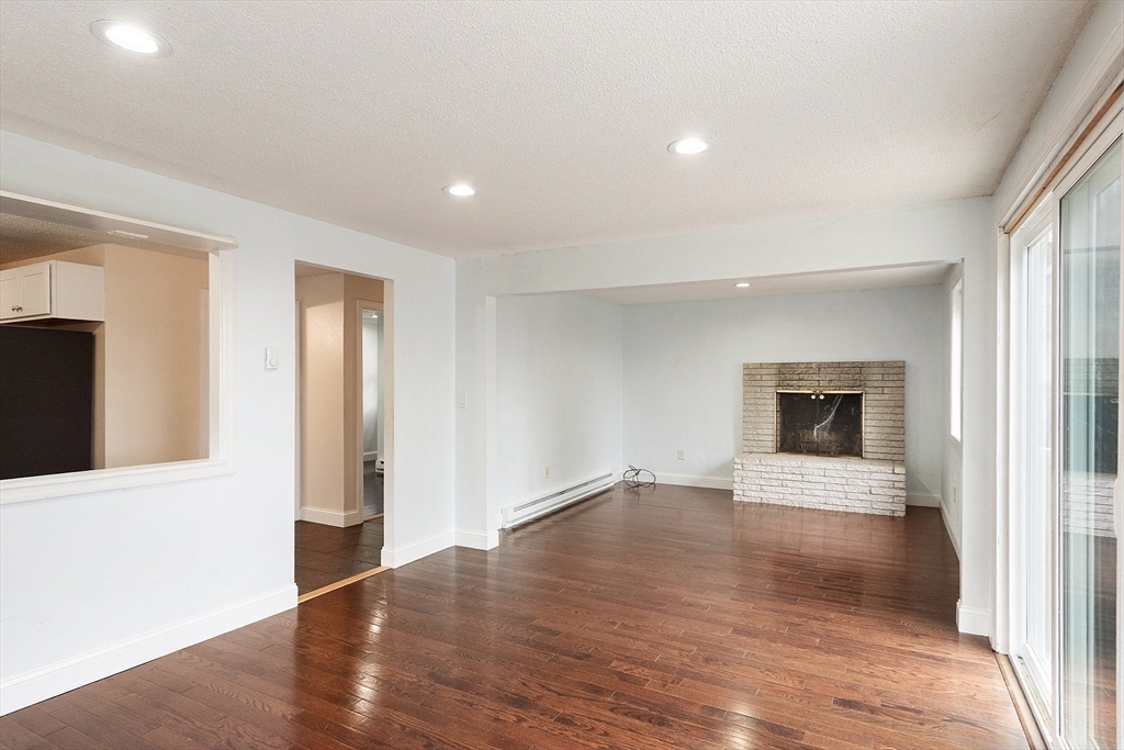 6 Maverick Road Worcester, MA 01604 - Photo 6 of 37 Gallery Image 6