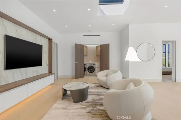 $16,800,000 | 4 Geneve, Newport Beach, CA 92660