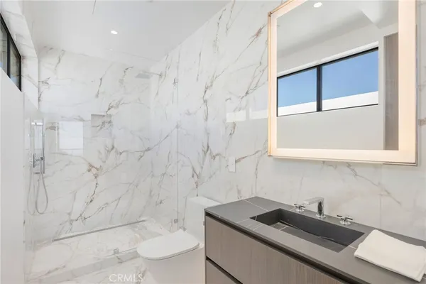 $16,800,000 | 4 Geneve, Newport Beach, CA 92660