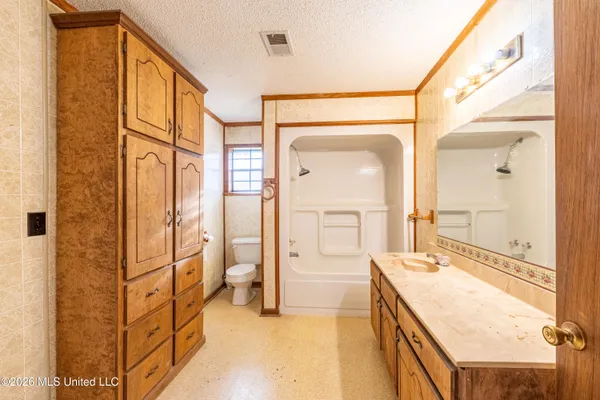 $200,000 | 238 County Road 275, Water Valley, MS 38965