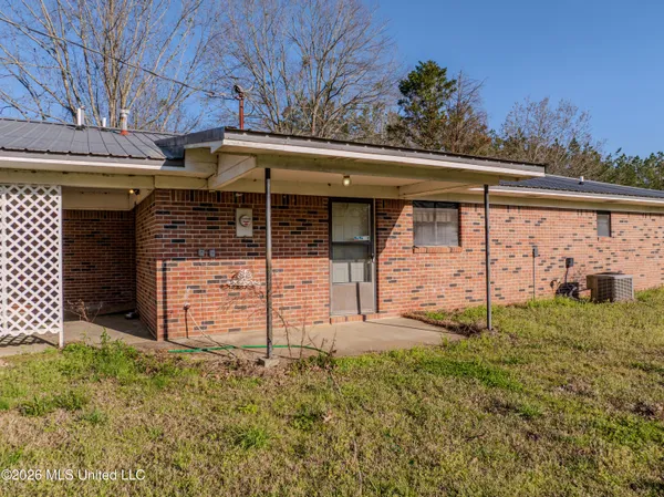 $200,000 | 238 County Road 275, Water Valley, MS 38965