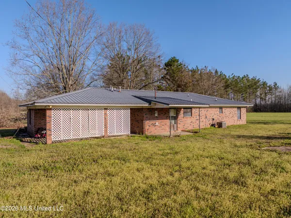 $200,000 | 238 County Road 275, Water Valley, MS 38965