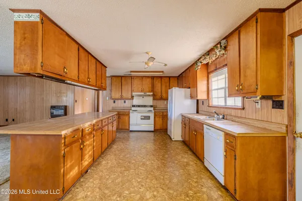 $200,000 | 238 County Road 275, Water Valley, MS 38965