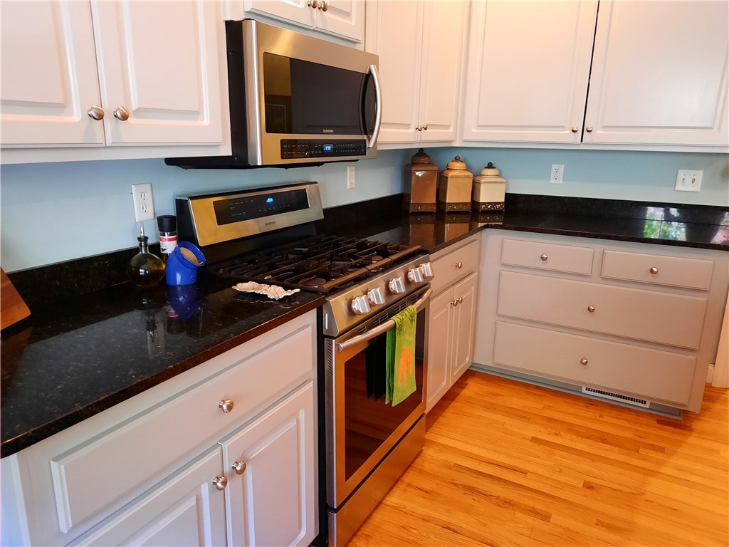 139 Port Royal Anderson, SC 29621 - Photo 12 of 40 Kitchen - Gas Stove