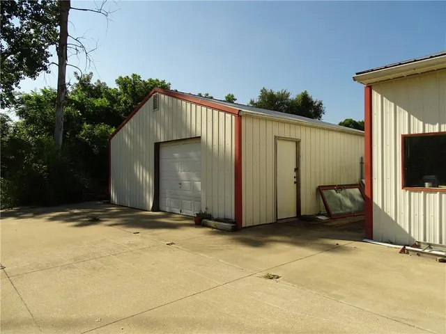 $450,000 | 15915 Eisenhower Road, Leavenworth, KS 66048