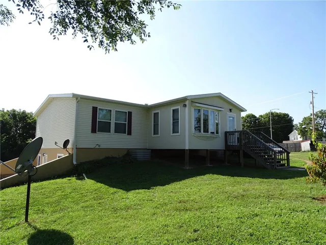 $450,000 | 15915 Eisenhower Road, Leavenworth, KS 66048