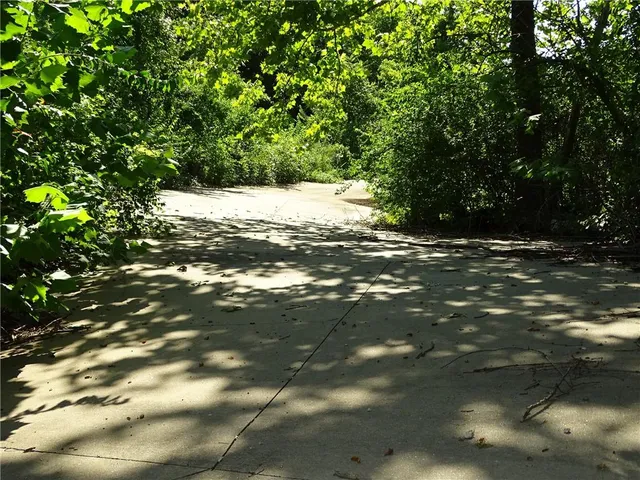 $450,000 | 15915 Eisenhower Road, Leavenworth, KS 66048