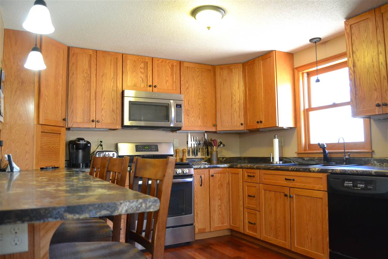 48 Woodhill Hooksett Road Bow, NH 03304 - Photo 4 of 39