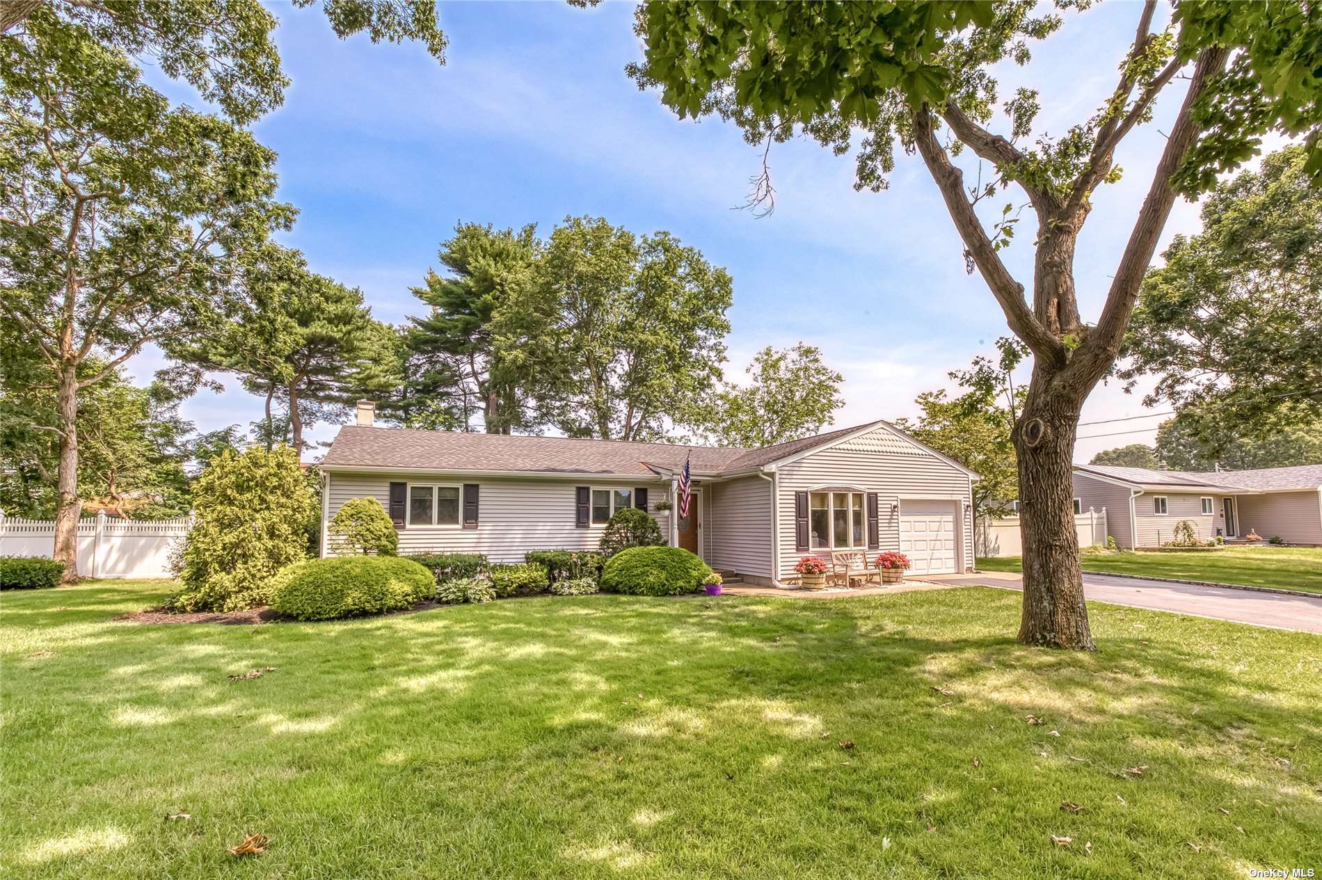 15 Marta Road Centereach, NY 11720 - Photo 1 of 1 Gallery Image 1