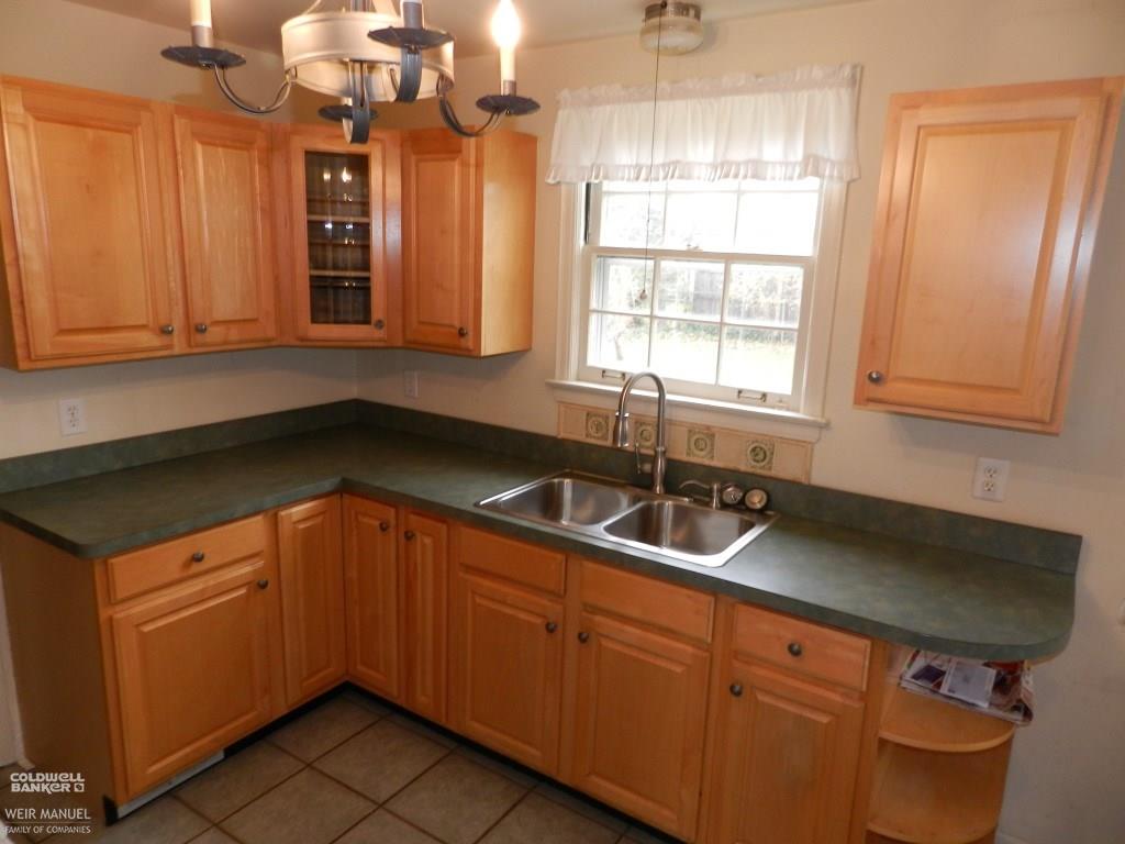 227 Cherokee Road Pontiac, MI 48341 - Photo 10 of 35