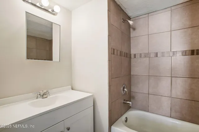 $1,020 | 851 Bert Road, Unit 22, Jacksonville, FL 32211