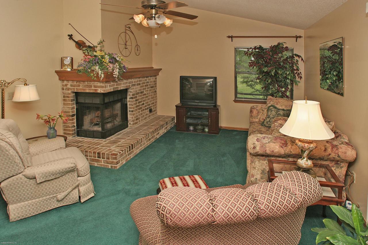 12650 Brady Road Jacksonville, FL 32223 - Photo 3 of 11 Family Room