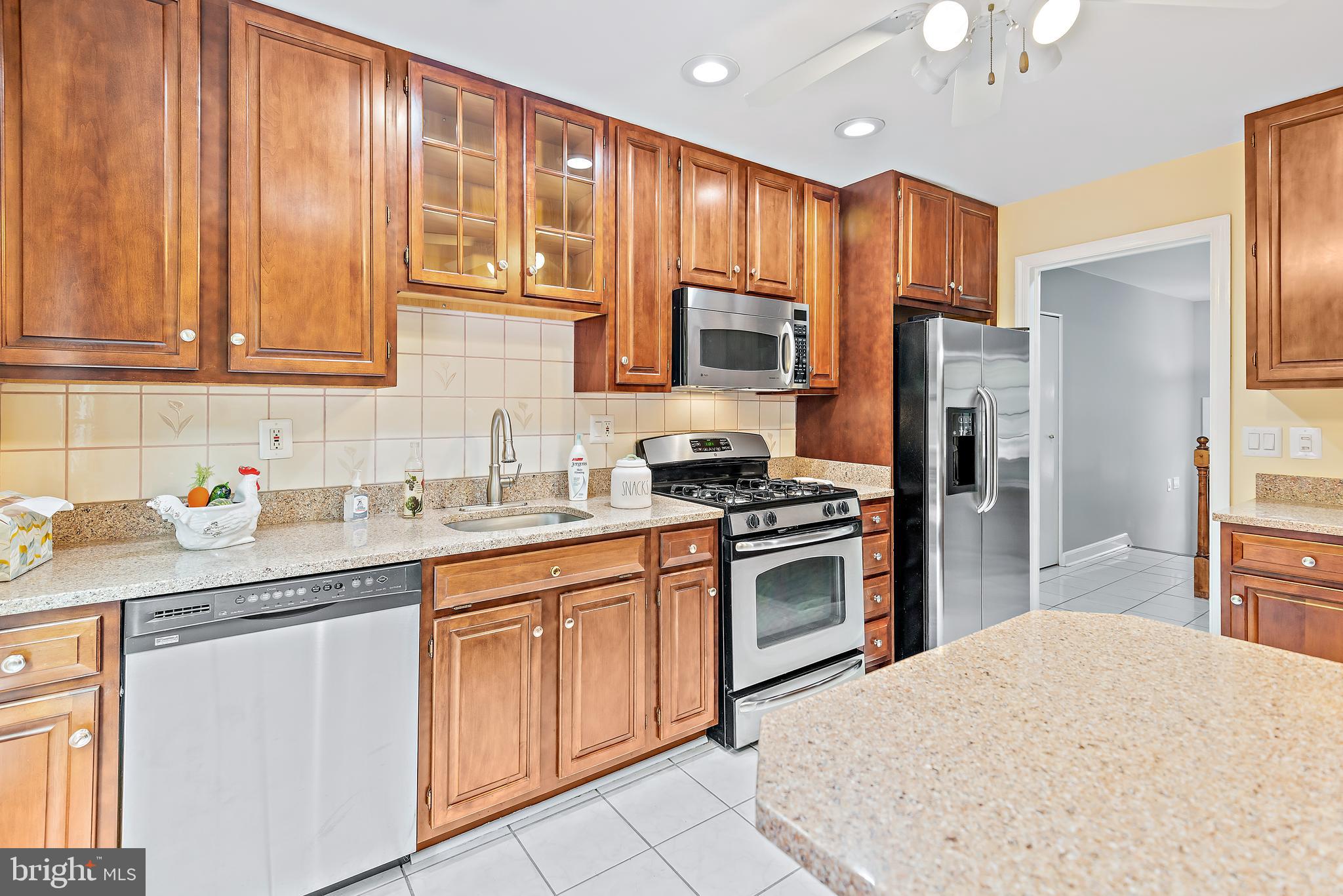 604 Kenbrook Drive Silver Spring, MD 20902 - Photo 6 of 63