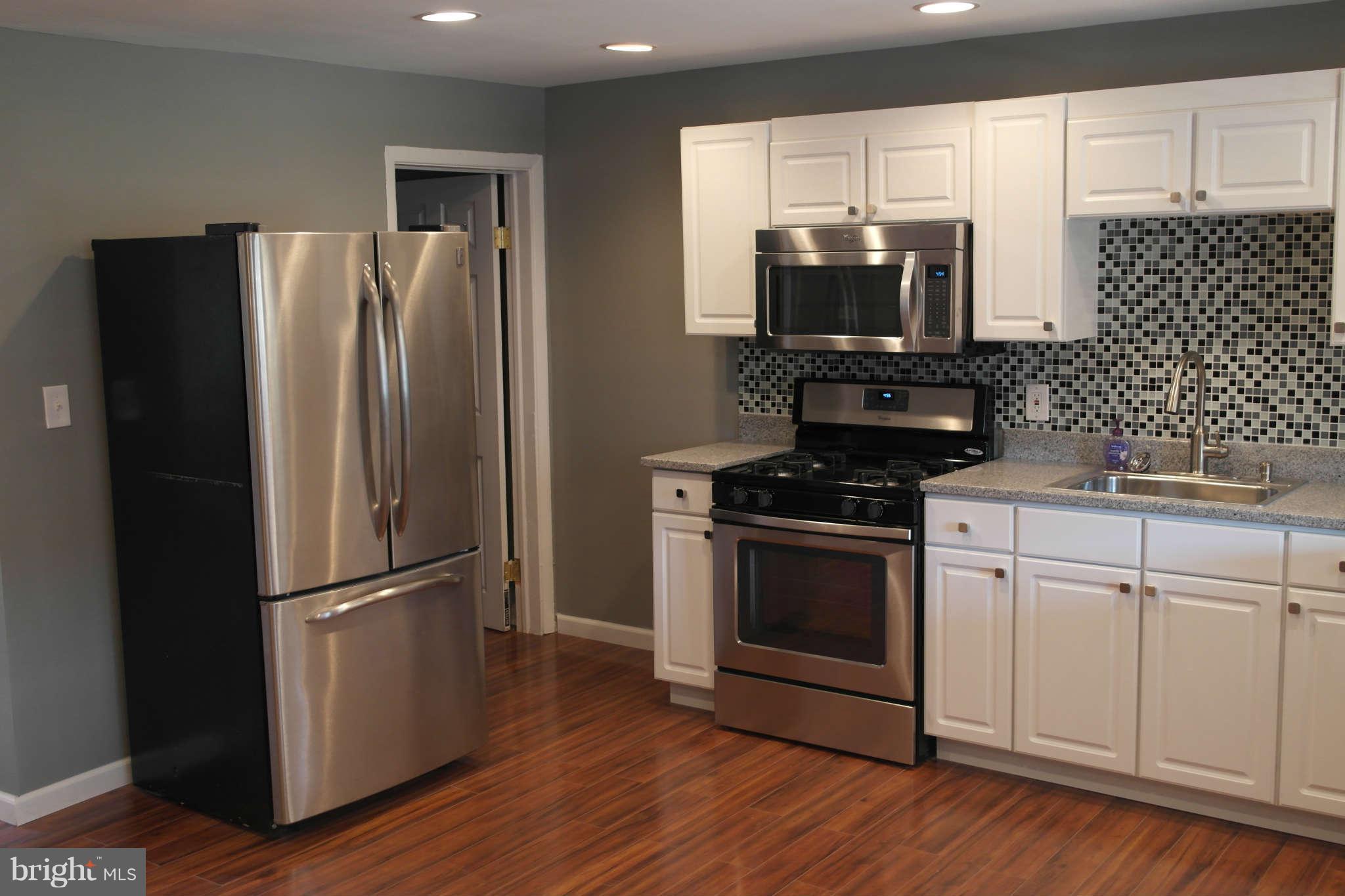 1124 Kevin Road Baltimore, MD 21229 - Photo 3 of 17 Kitchen