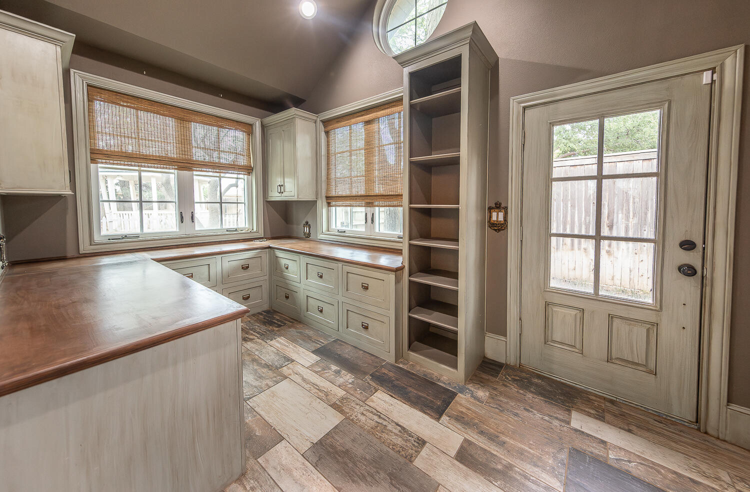 6711 3rd Street Lubbock, TX 79416 - Photo 14 of 29 2L9A5432