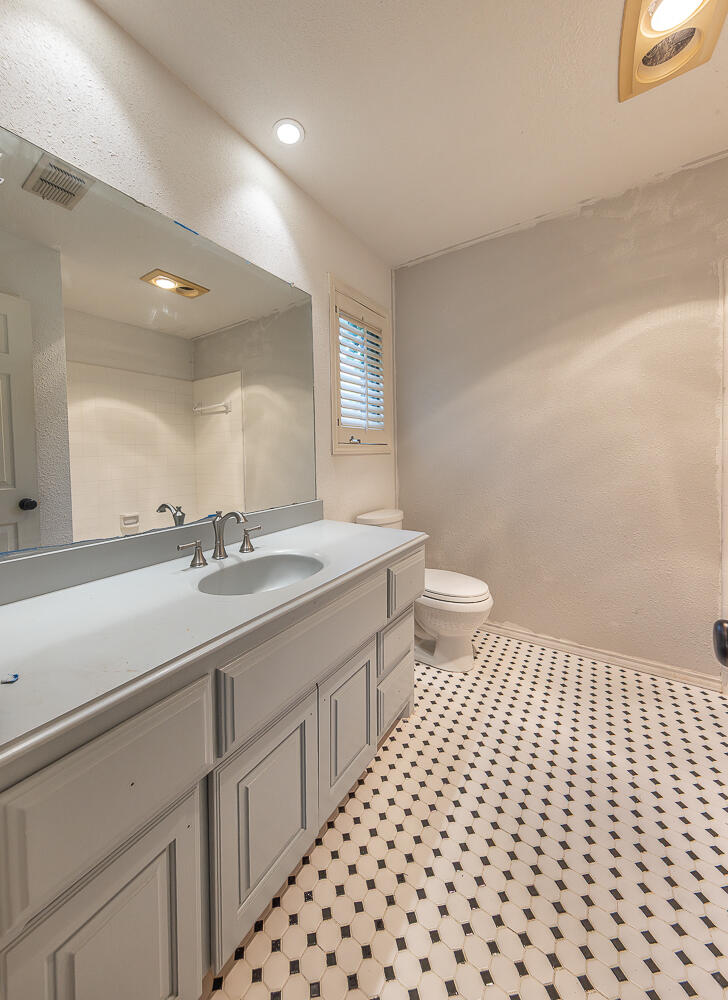 6711 3rd Street Lubbock, TX 79416 - Photo 17 of 29 2L9A5488