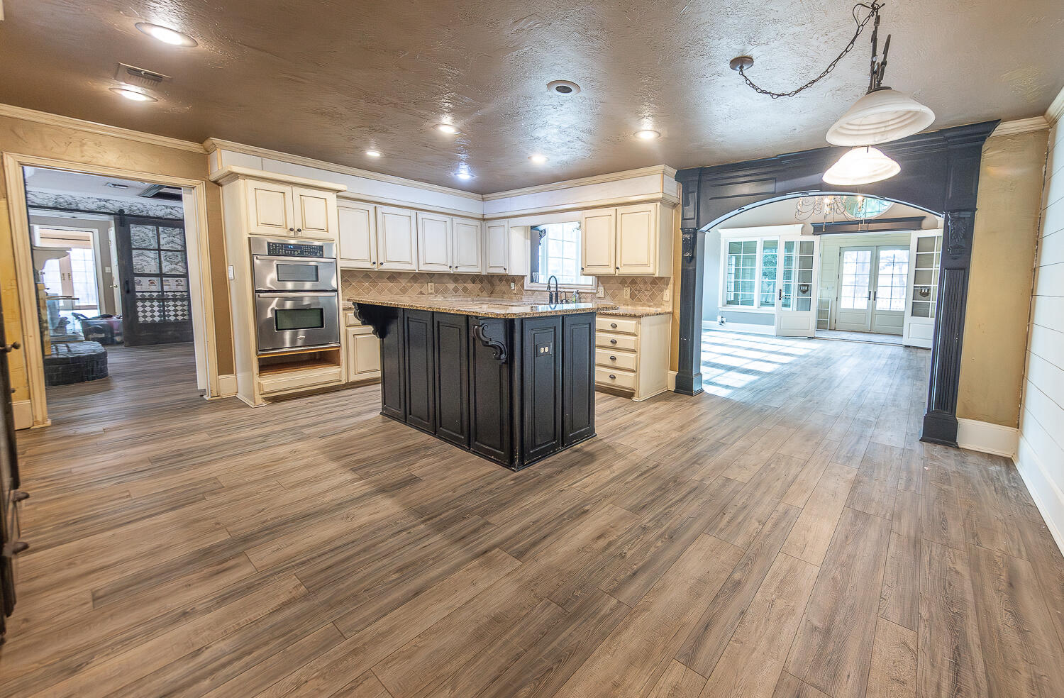 6711 3rd Street Lubbock, TX 79416 - Photo 4 of 29 2L9A5371