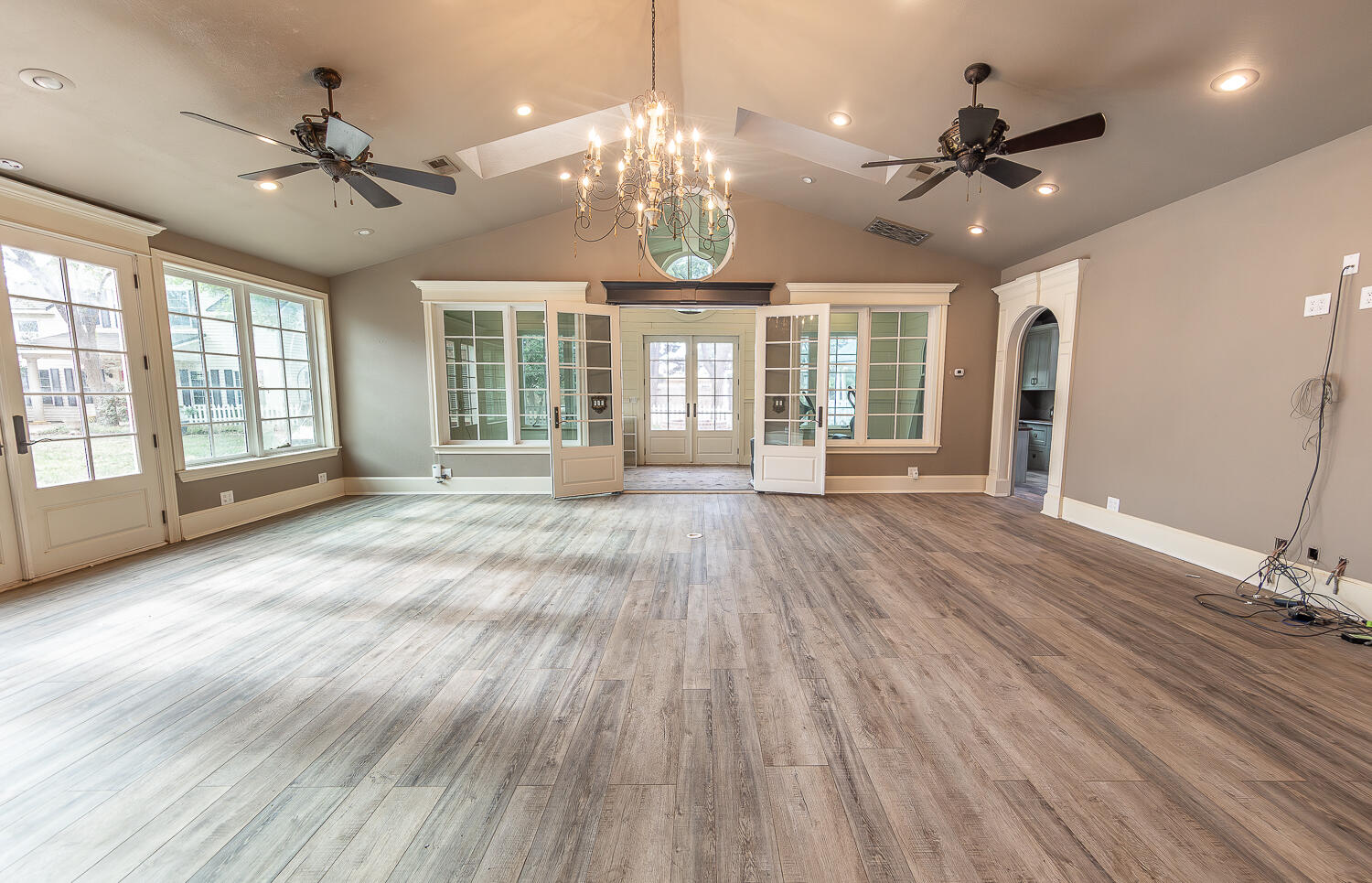 6711 3rd Street Lubbock, TX 79416 - Photo 5 of 29 2L9A5401