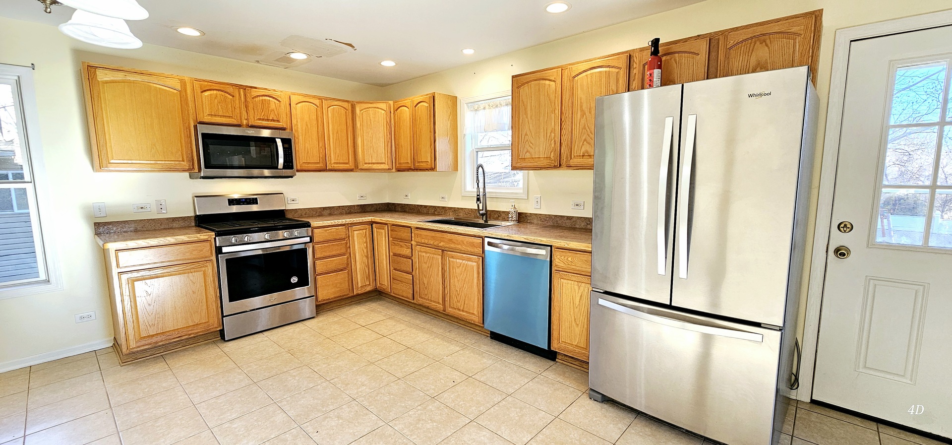 2820 Hickory Drive McCullom Lake, IL 60050 - Photo 6 of 26