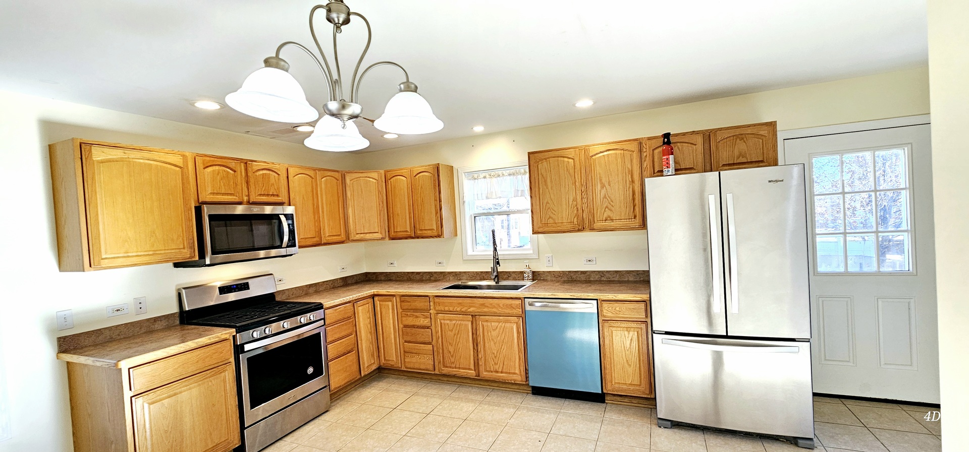 2820 Hickory Drive McCullom Lake, IL 60050 - Photo 7 of 26