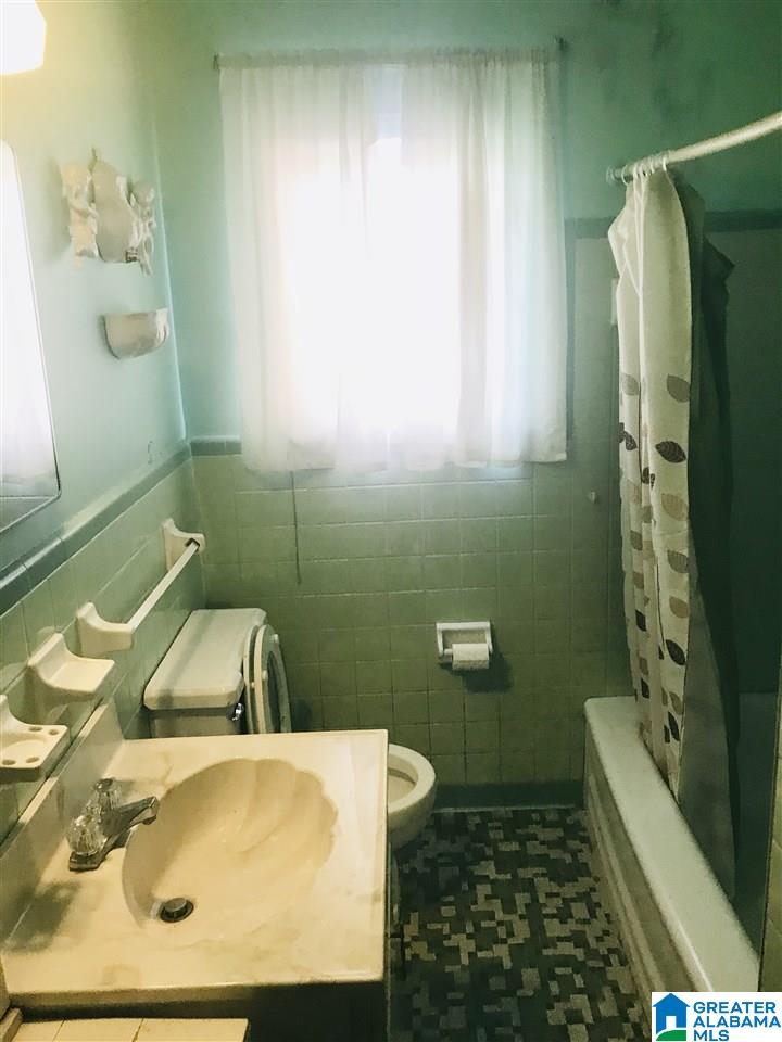 129 16th Avenue Southwest Birmingham, AL 35211 - Photo 15 of 20