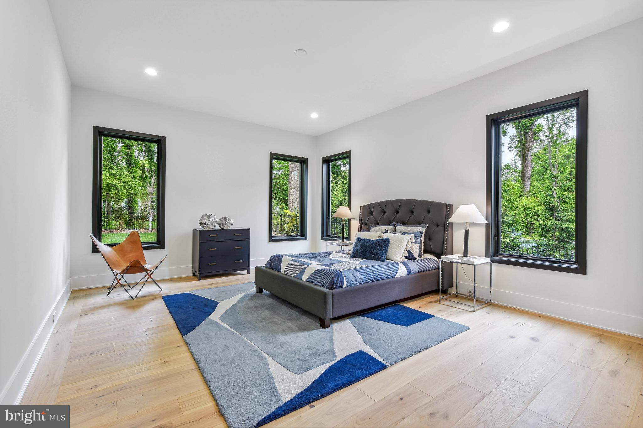 7102 Capitol View Drive McLean, VA 22101 - Photo 19 of 40 a living room with furniture and a window