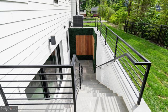 $4,050,000 | 7102 Capitol View Drive, McLean, VA 22101