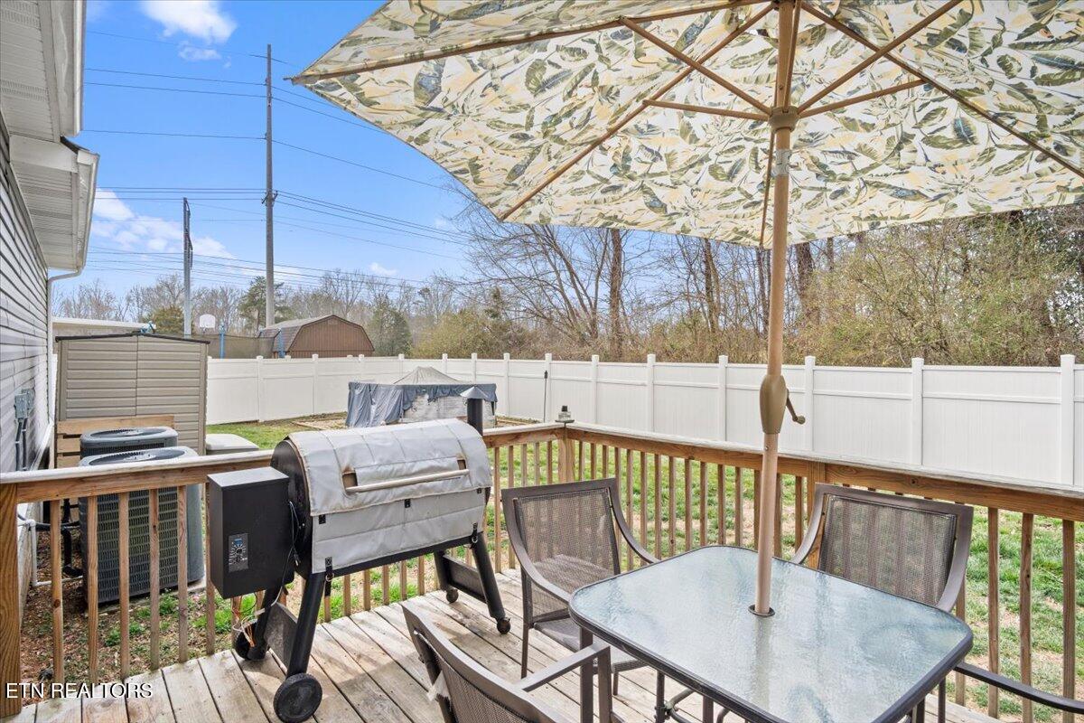 8401 Reality Lane Corryton, TN 37721 - Photo 26 of 41 30-Deck