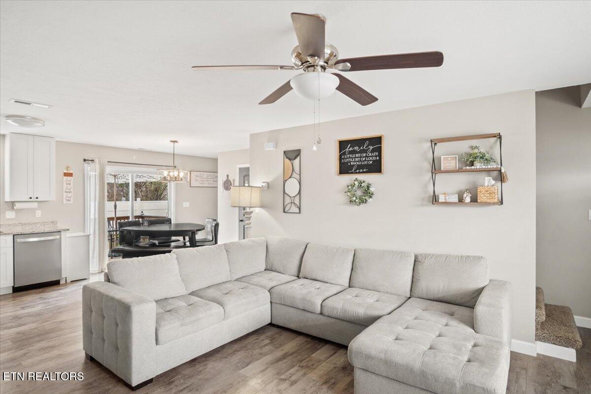 8401 Reality Lane Corryton, TN 37721 - Photo 4 of 41 04-Living Room