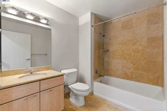 $399,000 | 1 Lakeside Drive, Unit 1006, Oakland, CA 94612