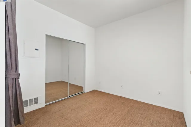 $399,000 | 1 Lakeside Drive, Unit 1006, Oakland, CA 94612