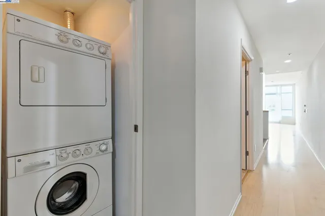 $399,000 | 1 Lakeside Drive, Unit 1006, Oakland, CA 94612