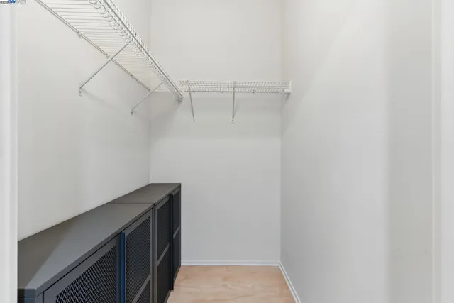 $399,000 | 1 Lakeside Drive, Unit 1006, Oakland, CA 94612