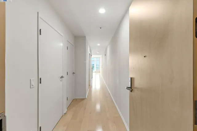 $399,000 | 1 Lakeside Drive, Unit 1006, Oakland, CA 94612