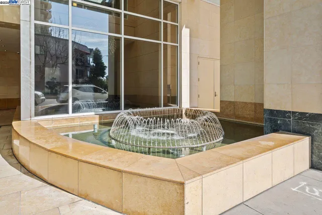 $399,000 | 1 Lakeside Drive, Unit 1006, Oakland, CA 94612