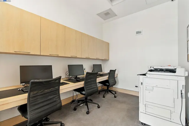 $399,000 | 1 Lakeside Drive, Unit 1006, Oakland, CA 94612