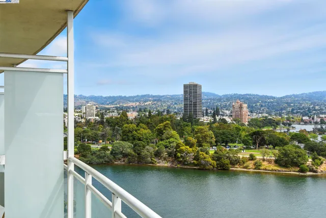$399,000 | 1 Lakeside Drive, Unit 1006, Oakland, CA 94612