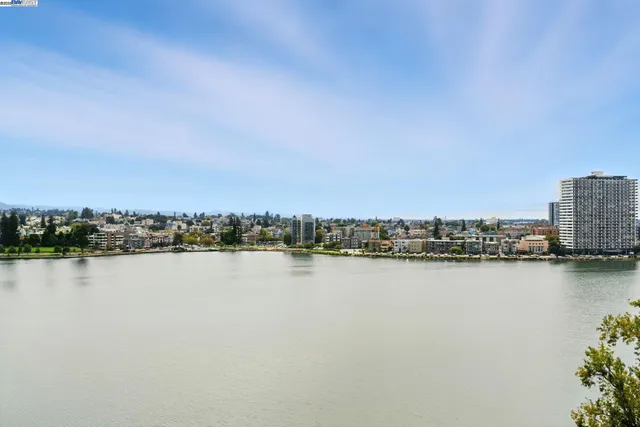 $399,000 | 1 Lakeside Drive, Unit 1006, Oakland, CA 94612
