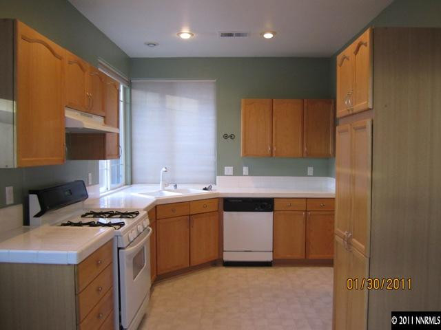3530 Heron's Circle Reno, NV 89502 - Photo 3 of 13 Photo 3