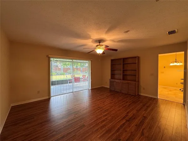 $395,000 | 1709 Sakura Drive, Valrico, FL 33596