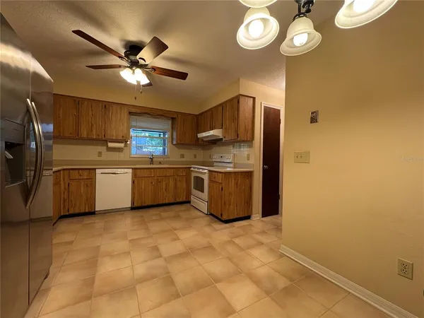 $395,000 | 1709 Sakura Drive, Valrico, FL 33596