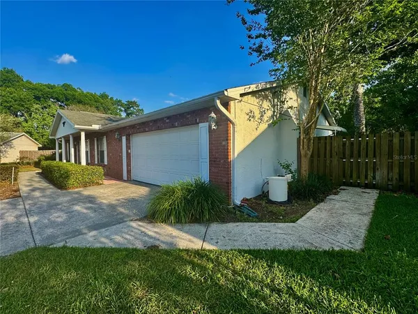 $395,000 | 1709 Sakura Drive, Valrico, FL 33596
