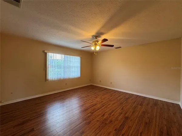 $395,000 | 1709 Sakura Drive, Valrico, FL 33596