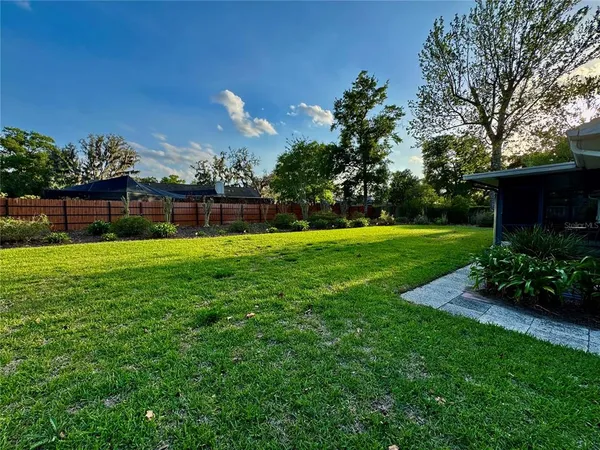 $395,000 | 1709 Sakura Drive, Valrico, FL 33596