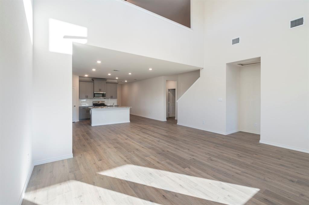 3674 Zenith Road Grand Prairie, TX 75052 - Photo 5 of 12 Gallery Image 5