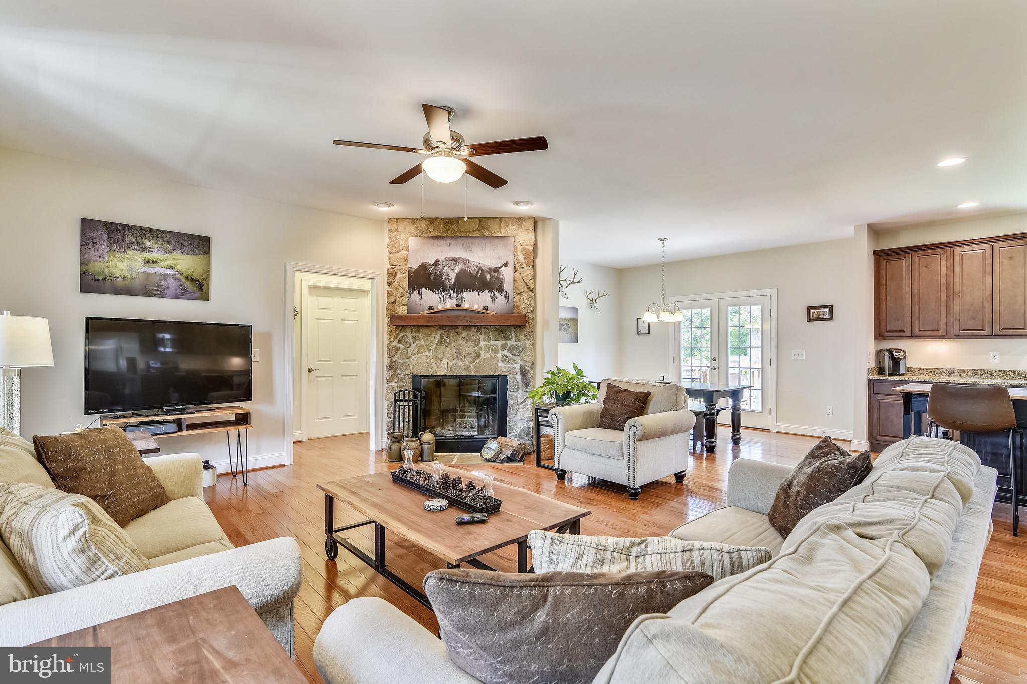15111 Black Hill Road Rixeyville, VA 22737 - Photo 5 of 58 Cozy Living Room