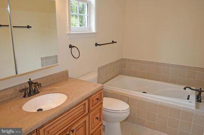 4107 Keswick Road Alexandria, VA 22309 - Photo 16 of 18 Bath (Master)