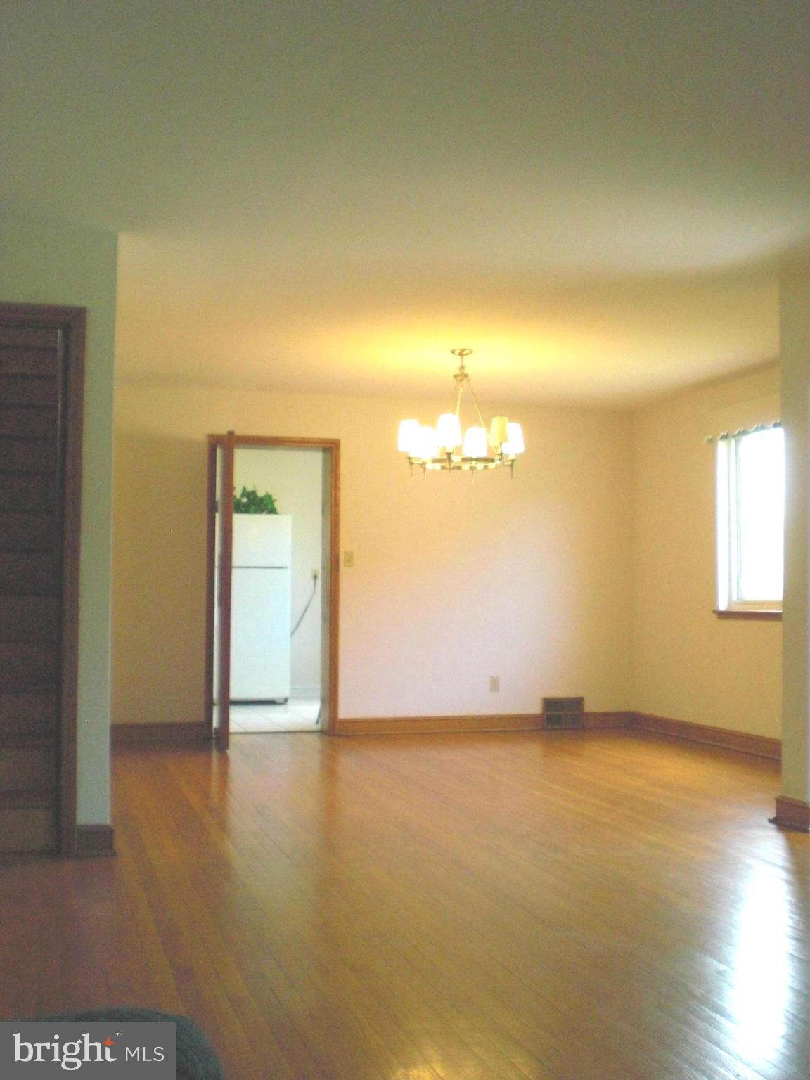 7210 Adelphi Road Hyattsville, MD 20782 - Photo 8 of 14 Interior (General)
